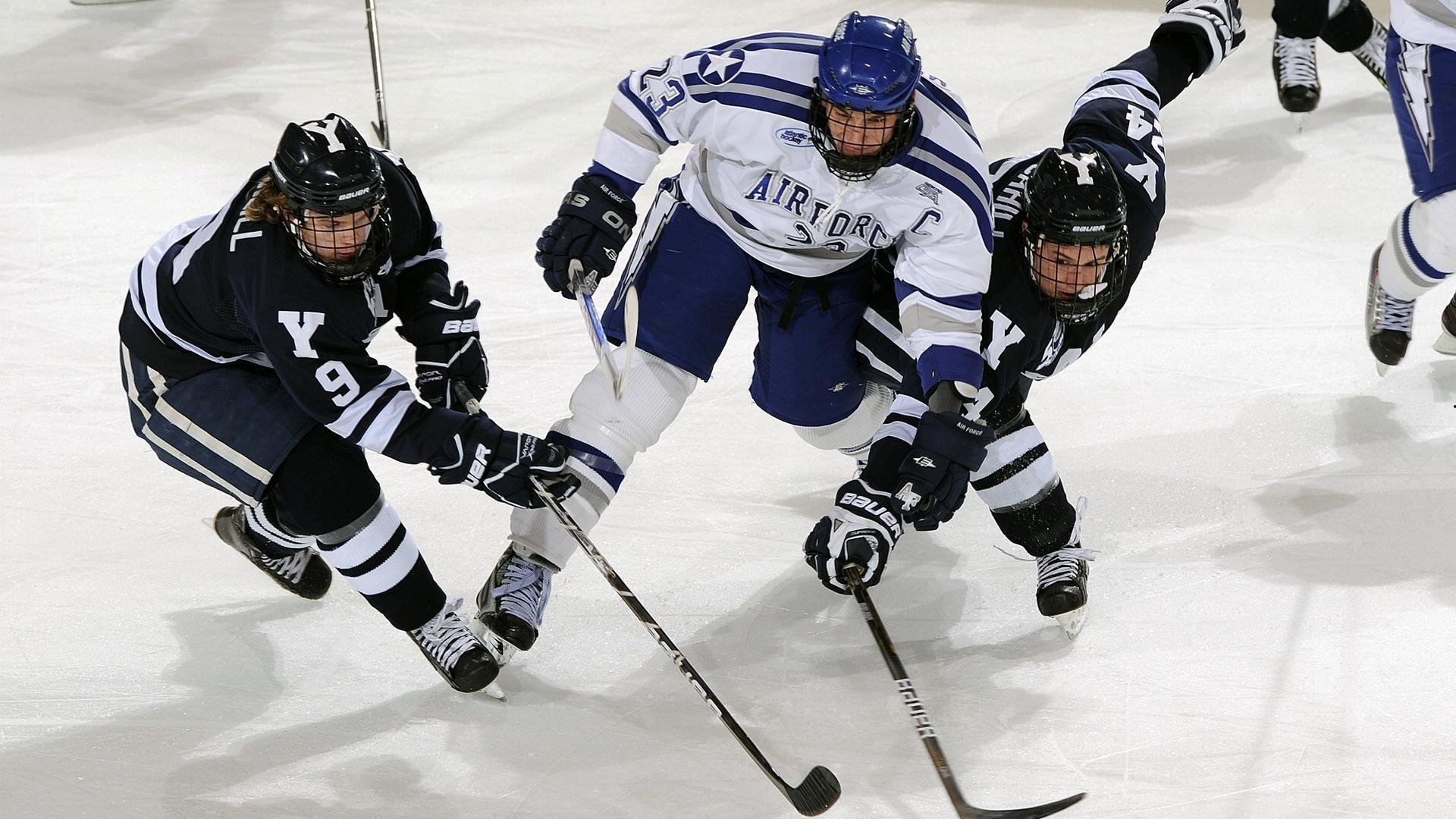 马尤卢替补登场闪电破门，巴黎主场3-0完胜马竞，防线崩溃成比赛转折点